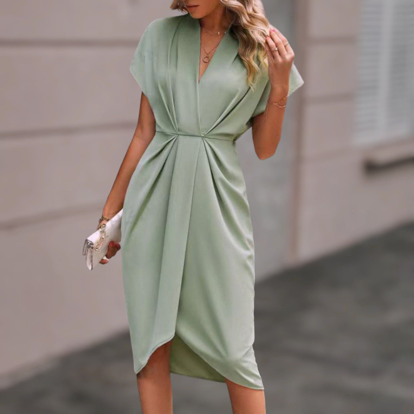 Simone™ – Classique Robe Plissée à Col en V
