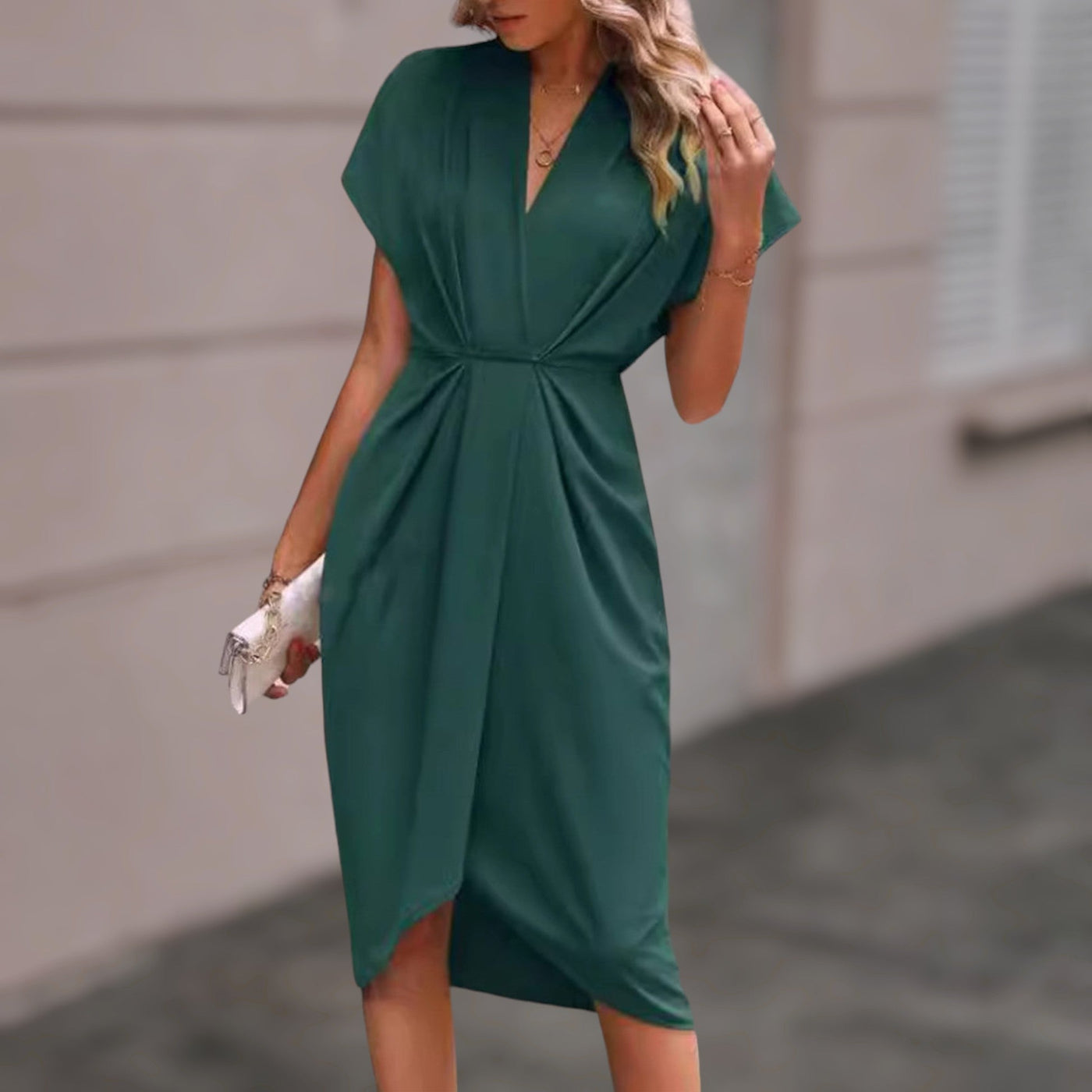 Simone™ – Classique Robe Plissée à Col en V