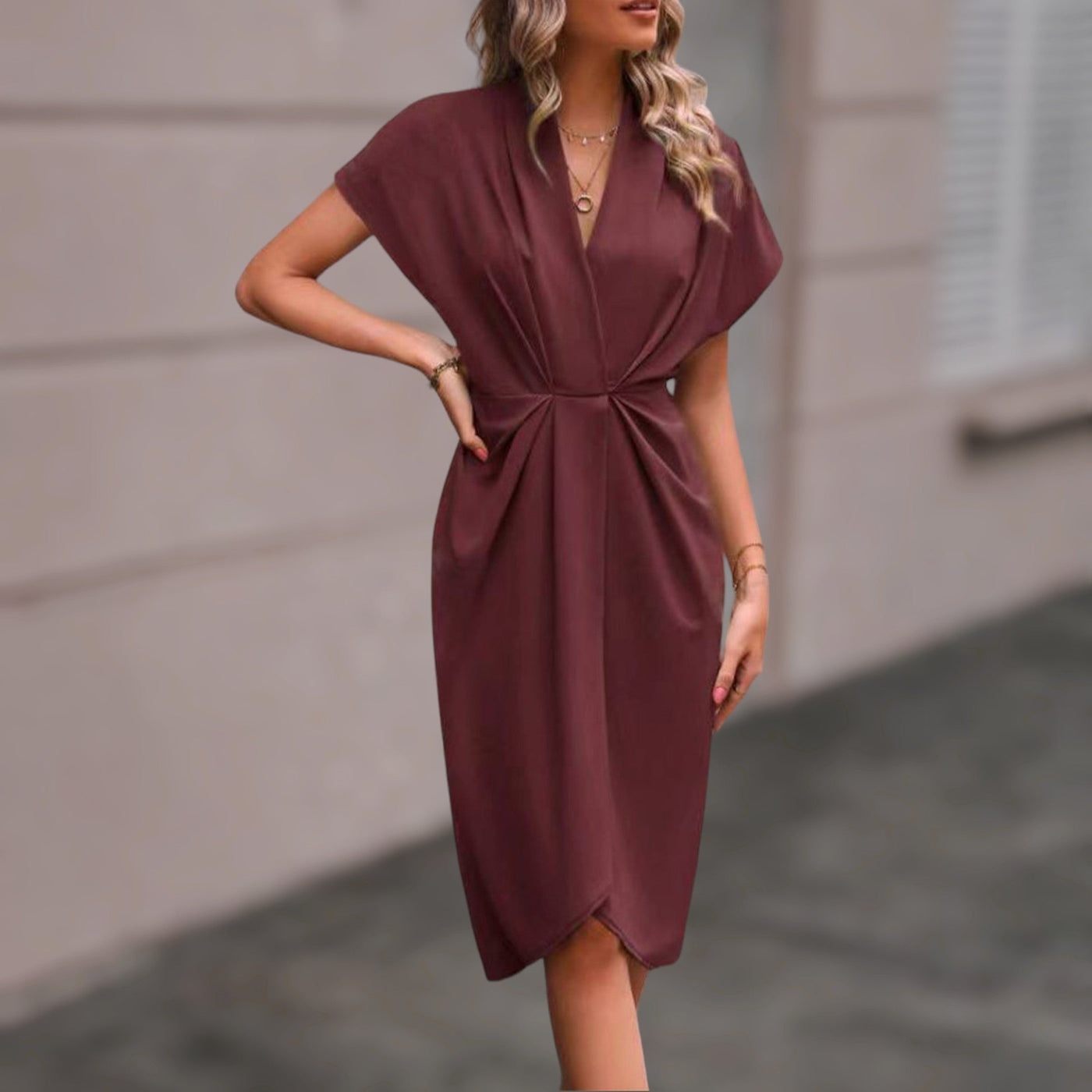Simone™ – Classique Robe Plissée à Col en V