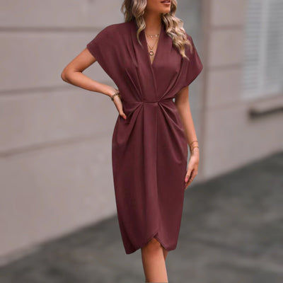 Simone™ – Classique Robe Plissée à Col en V